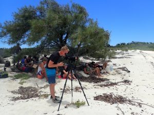 Pique-nique et observation des oiseaux migrateurs dans le grand lagon d'Europa ©Alexandre Laubin